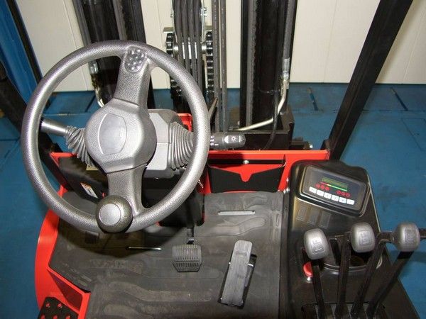 Электропогрузчик EP CPD30L1S